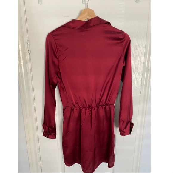 Pretty little thing red satin long sleeve dress - Picture 3 of 3
